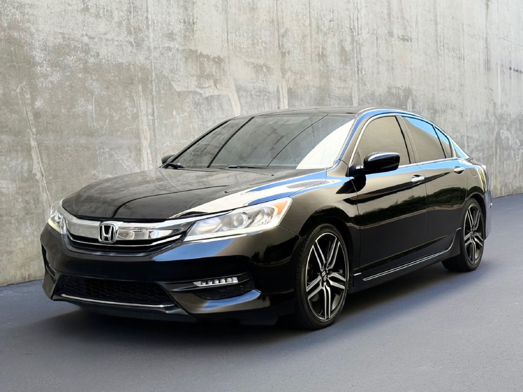 2017 Honda Accord Image 1