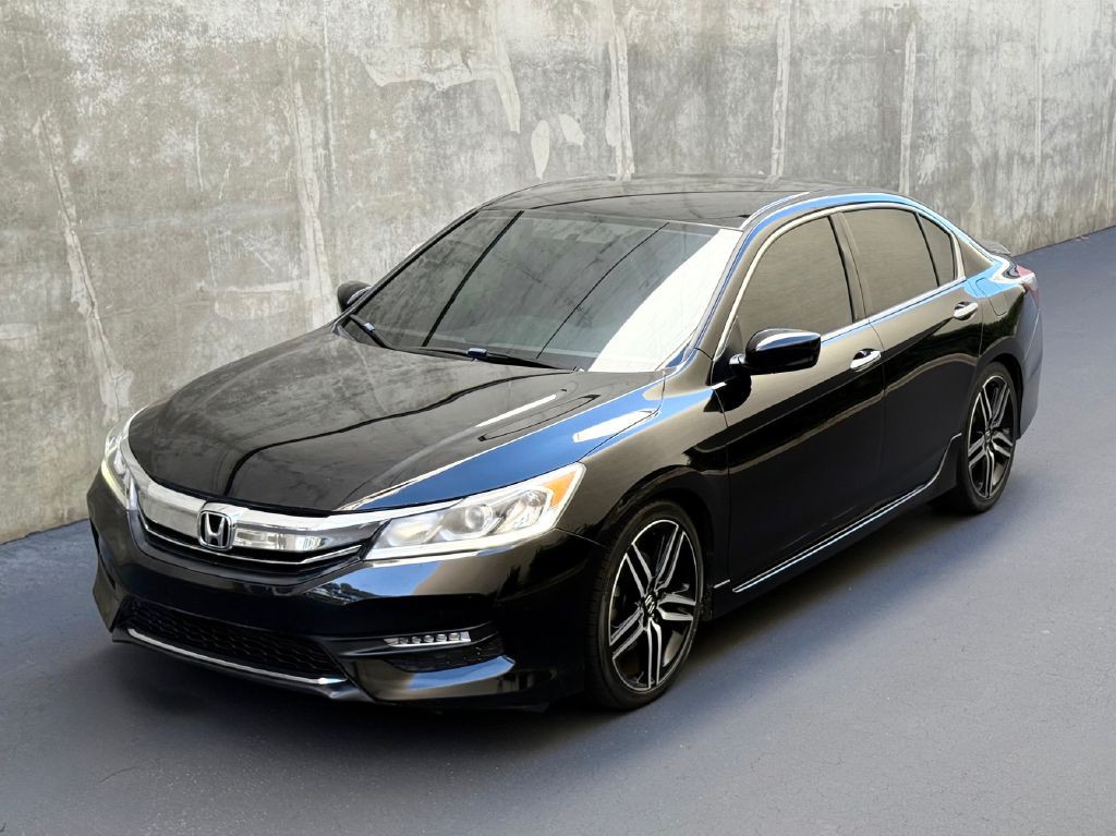 2017 Honda Accord Image 2