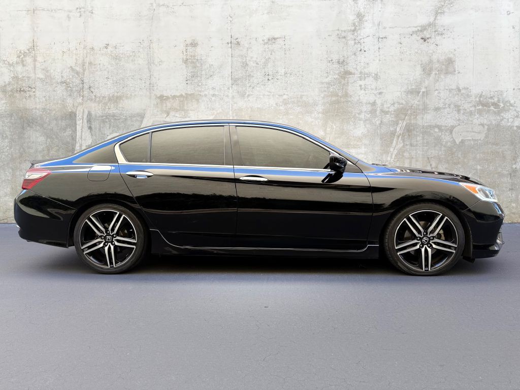 2017 Honda Accord Image 6