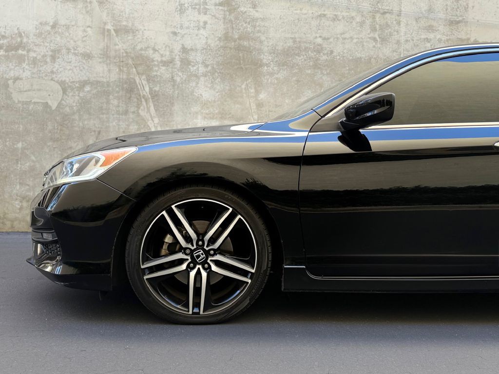 2017 Honda Accord Image 7