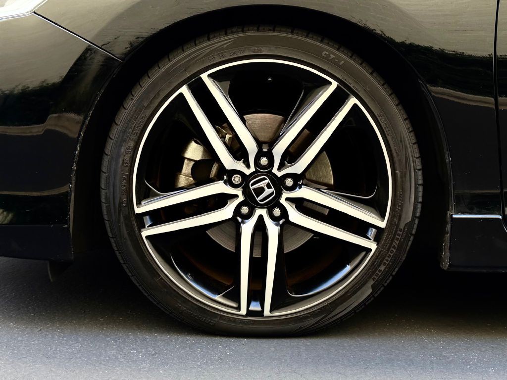 2017 Honda Accord Image 9