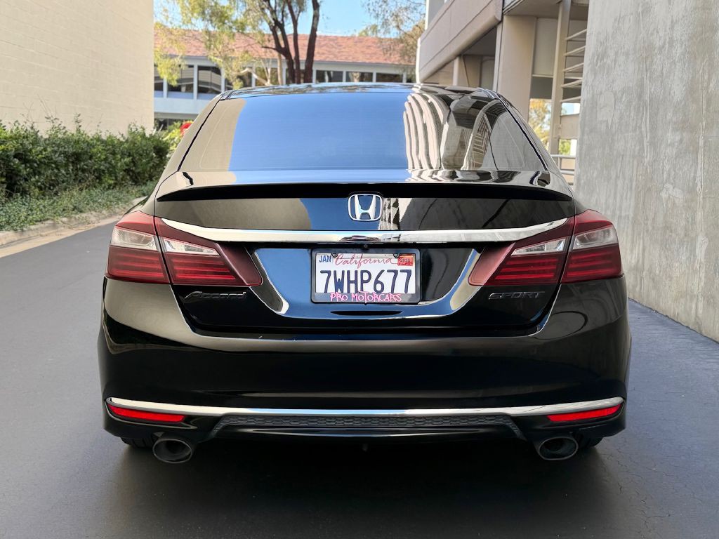 2017 Honda Accord Image 10