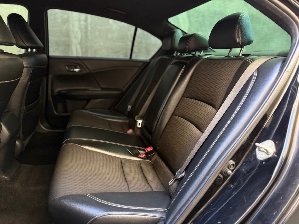 2017 Honda Accord Image 18