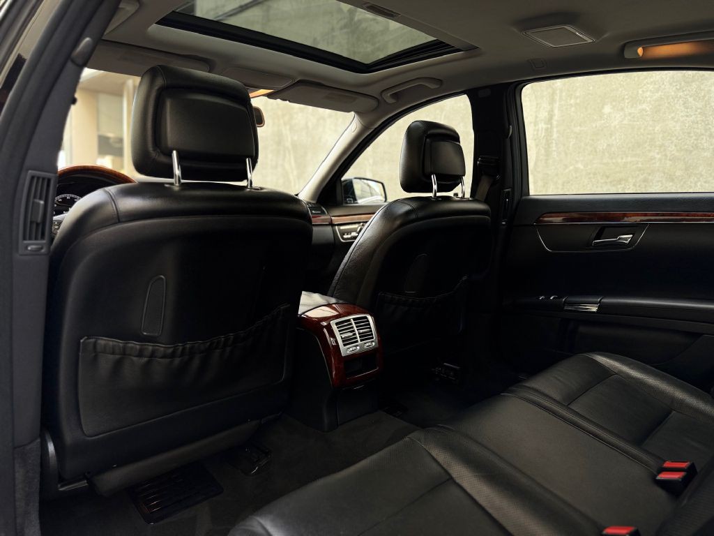 2012 Mercedes-Benz S-Class Image 30