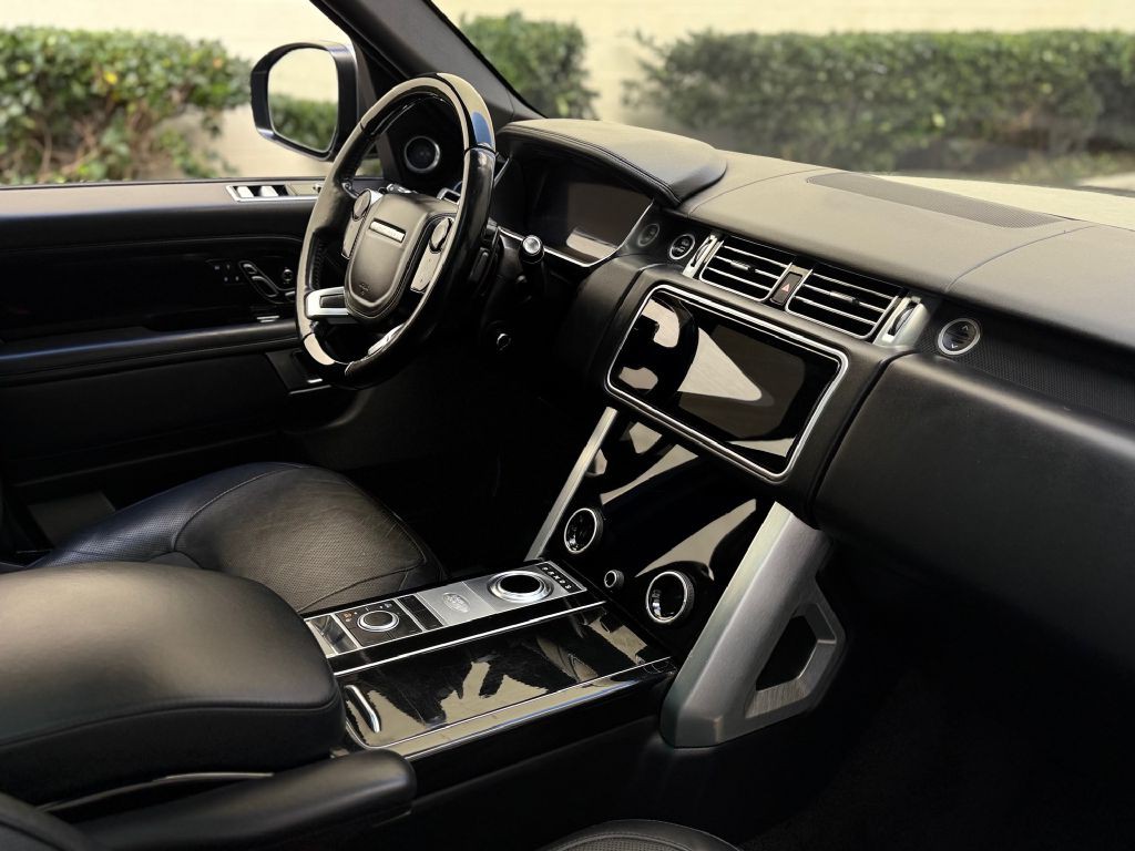 2020 Land Rover Range Rover Image 24