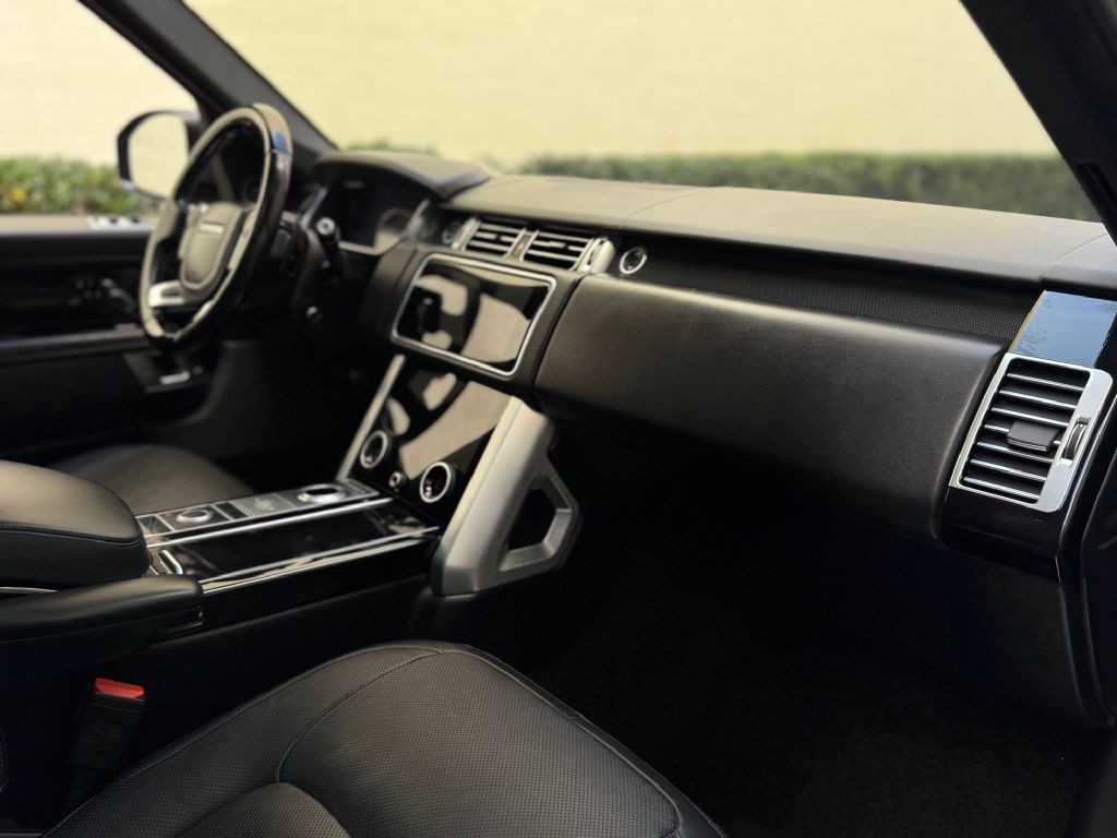 2020 Land Rover Range Rover Image 25