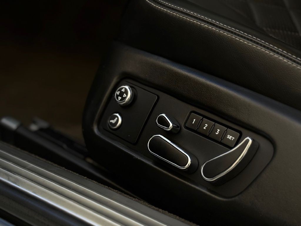 2016 Bentley Continental Image 22