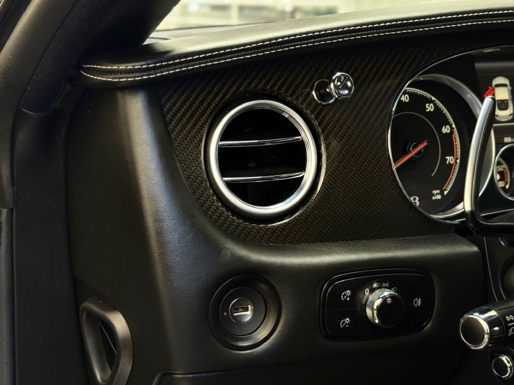 2016 Bentley Continental Image 24