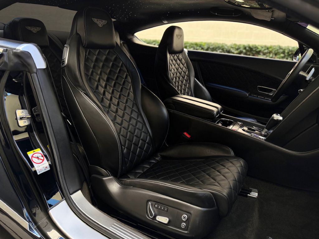 2016 Bentley Continental Image 35