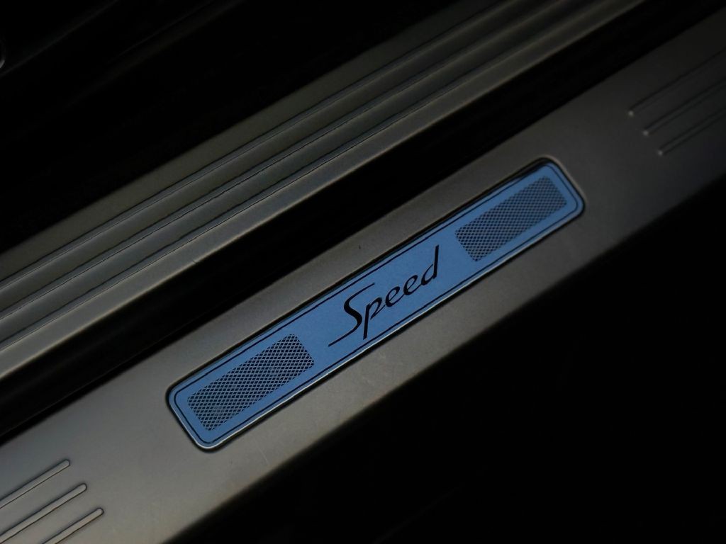 2016 Bentley Continental Image 37