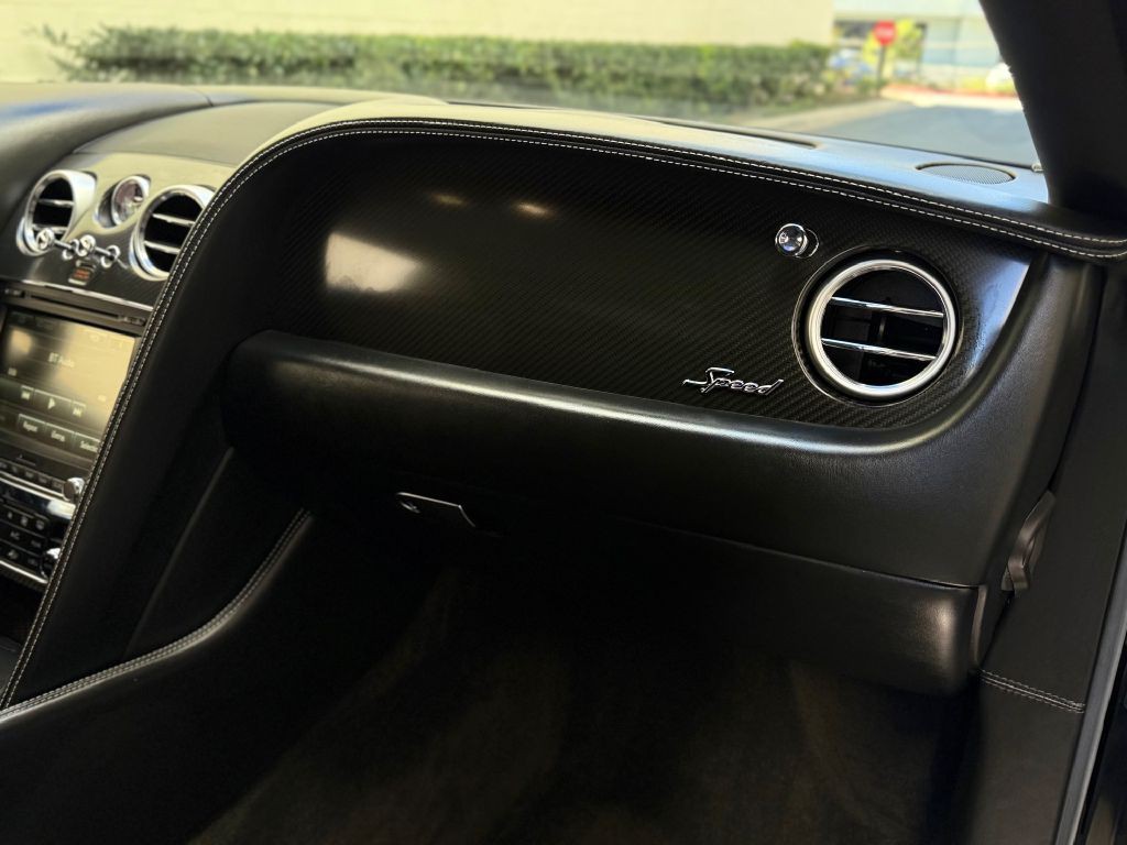 2016 Bentley Continental Image 38