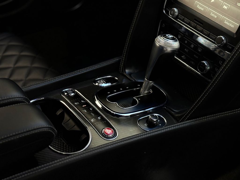 2016 Bentley Continental Image 41