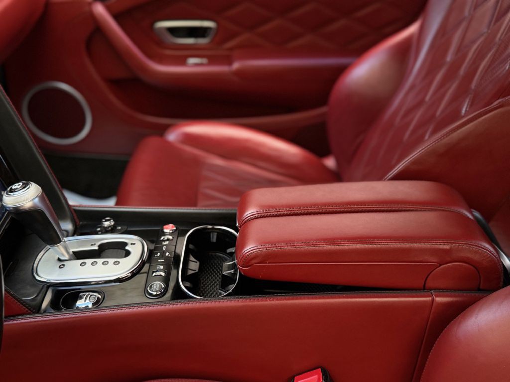 2013 Bentley Continental Image 35