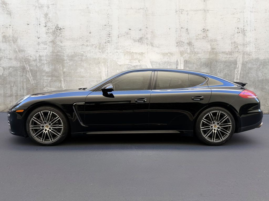 2015 Porsche Panamera Image 4