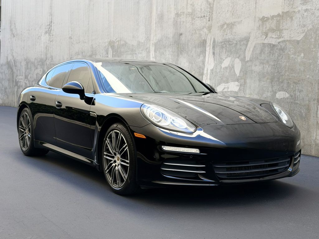 2015 Porsche Panamera Image 8