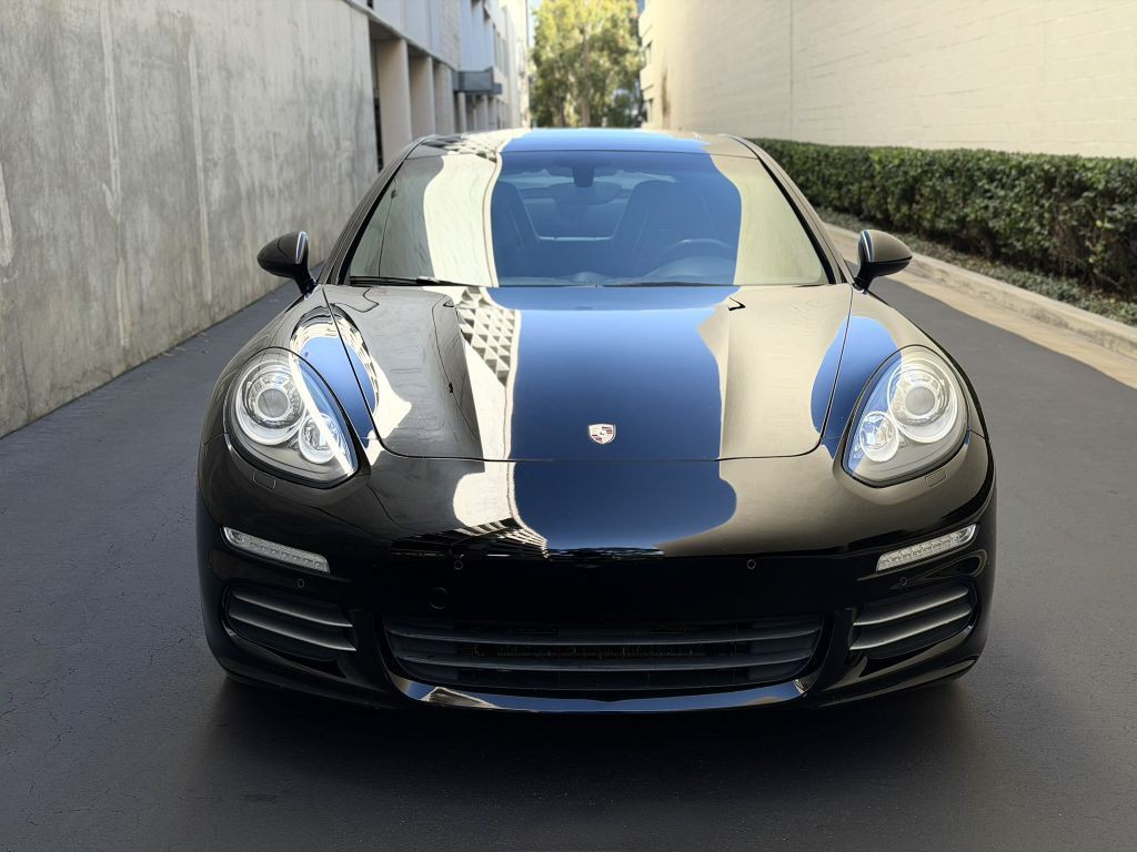 2015 Porsche Panamera Image 12