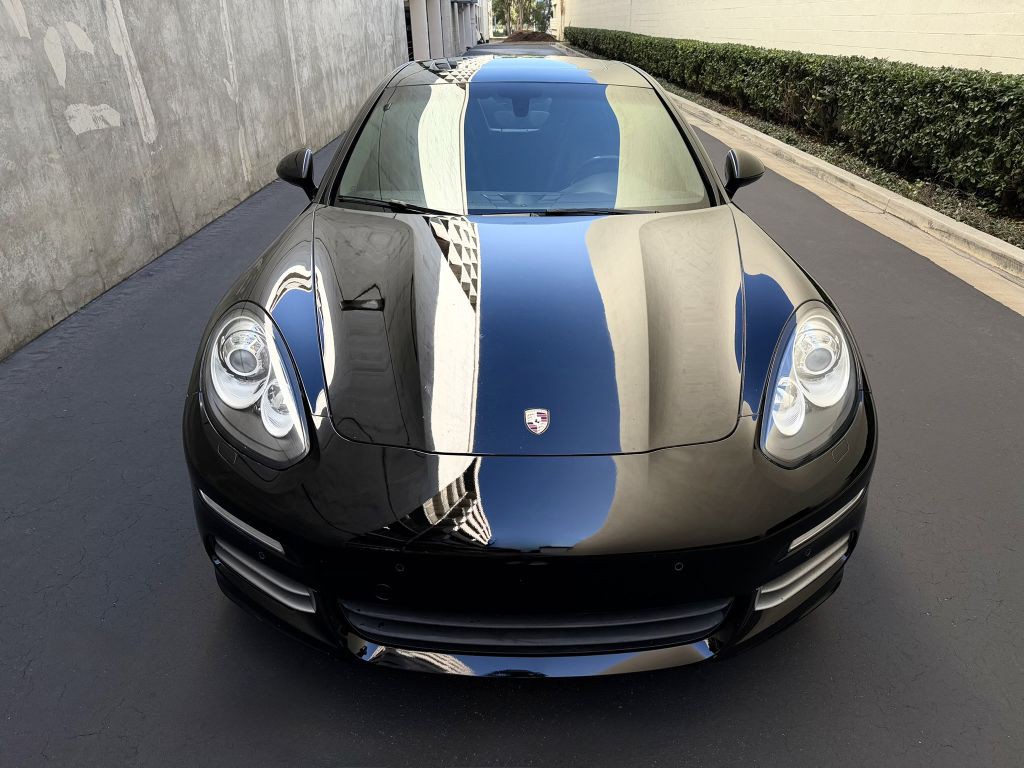 2015 Porsche Panamera Image 13