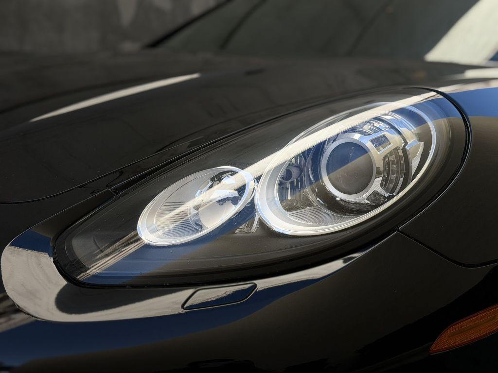 2015 Porsche Panamera Image 15