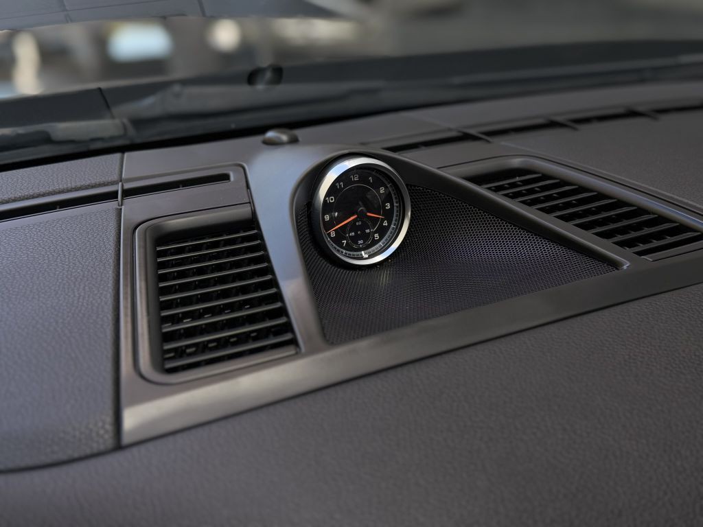 2015 Porsche Panamera Image 38