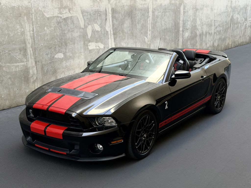 2013 Ford Mustang Image 1