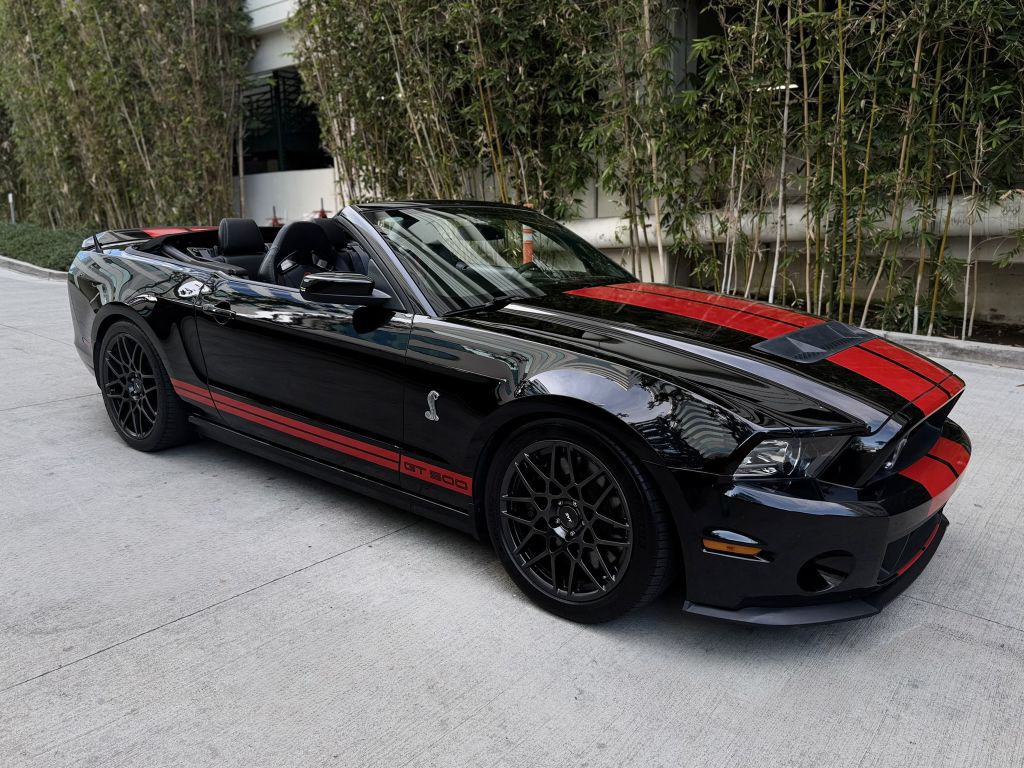 2013 Ford Mustang Image 16