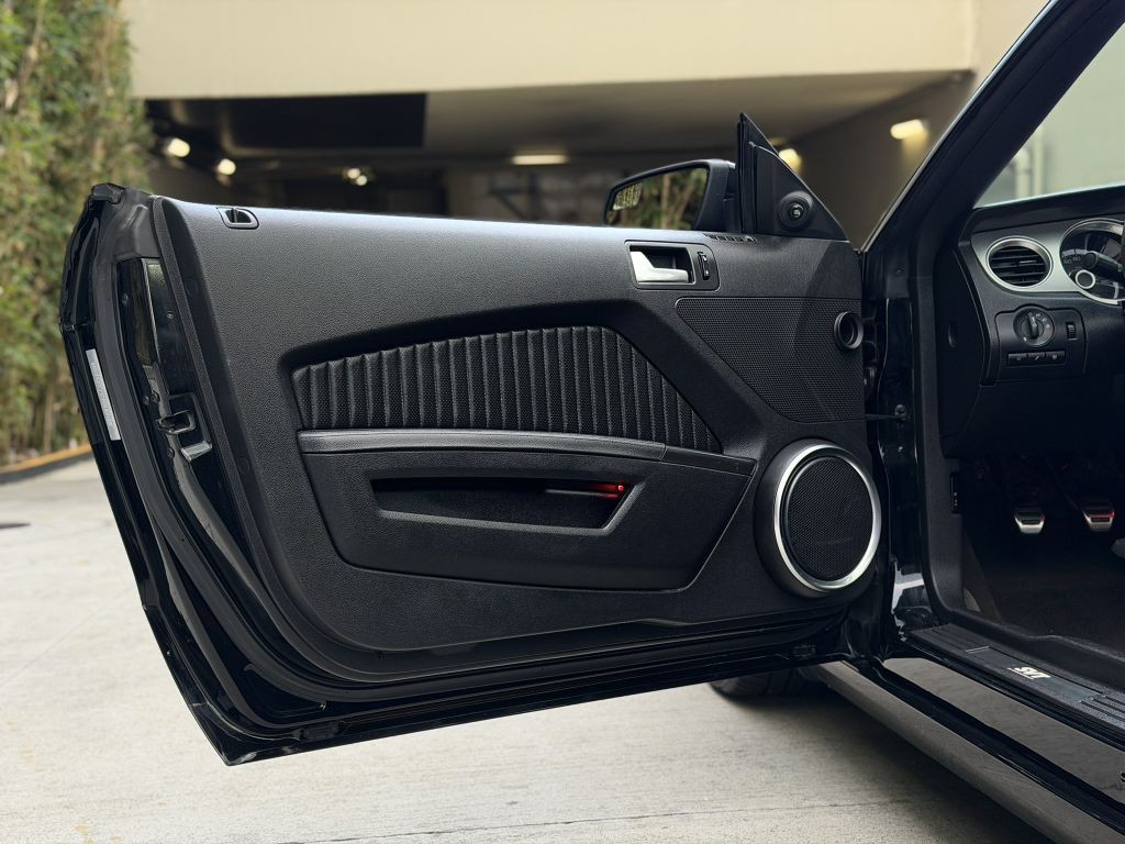 2013 Ford Mustang Image 20