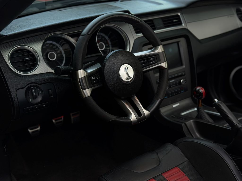 2013 Ford Mustang Image 22