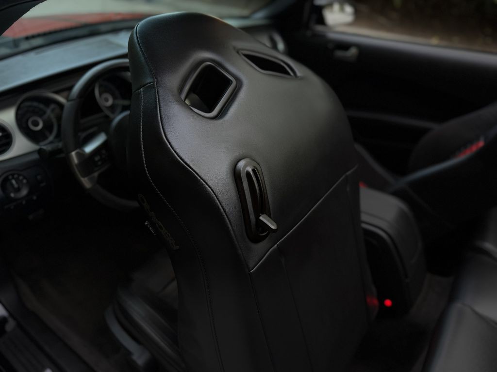 2013 Ford Mustang Image 24