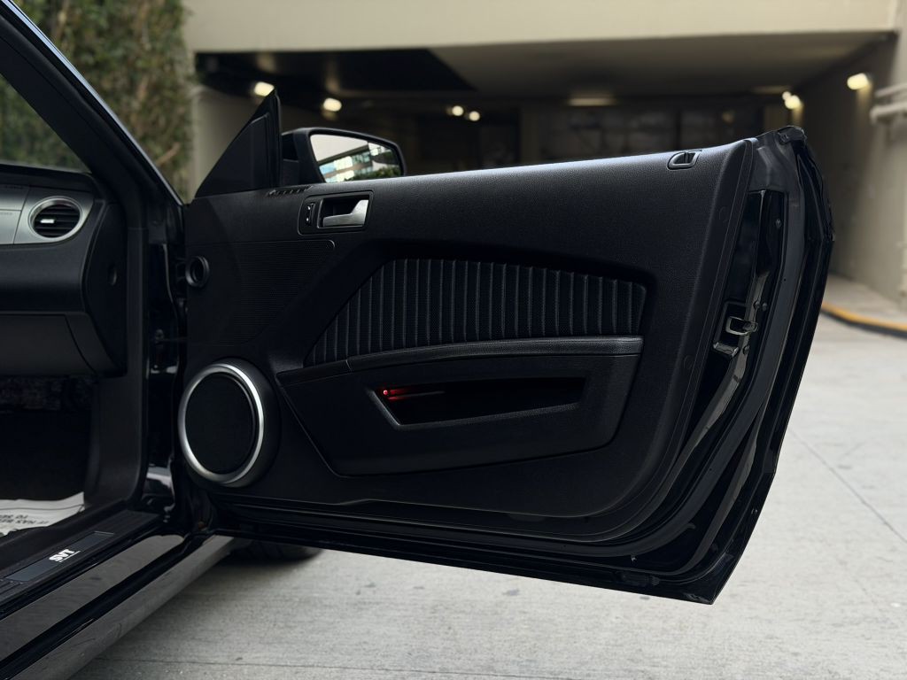 2013 Ford Mustang Image 29