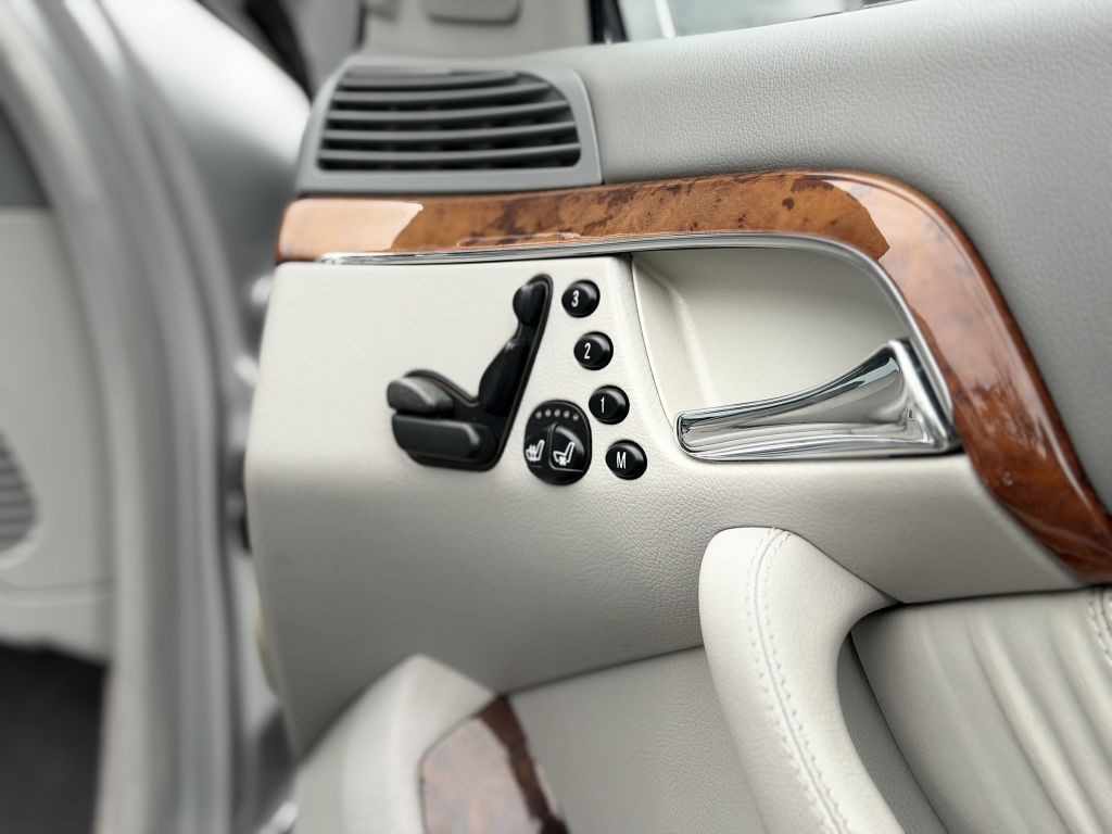 2006 Mercedes-Benz S-Class Image 24