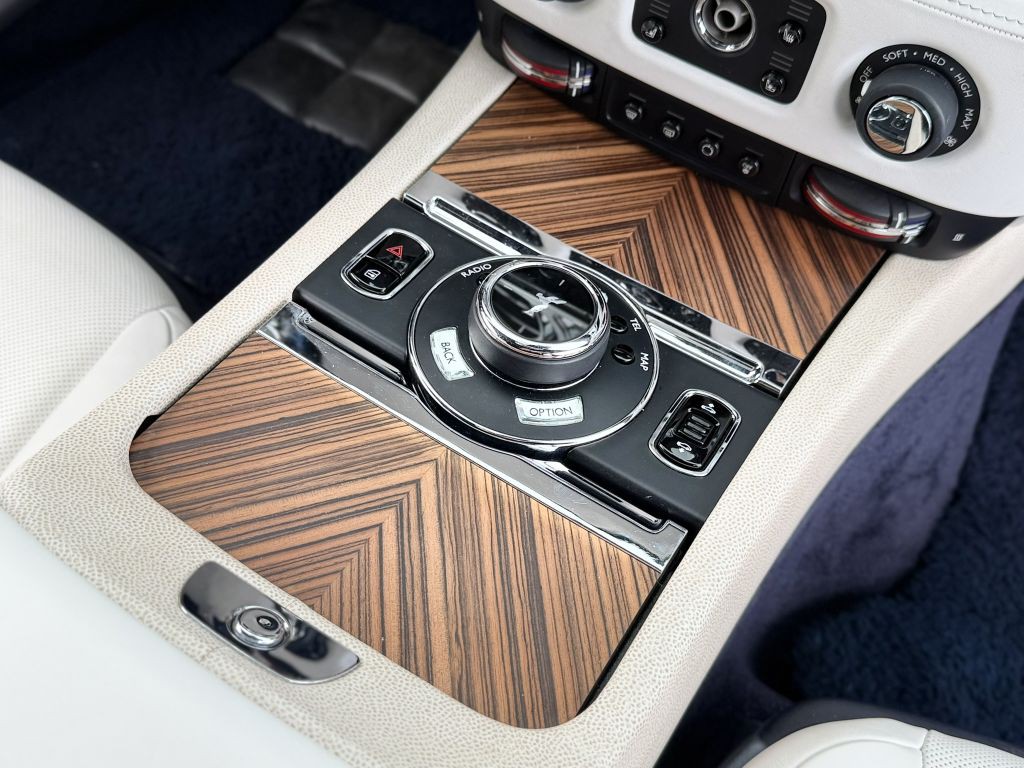 2014 Rolls-Royce Wraith Image 15