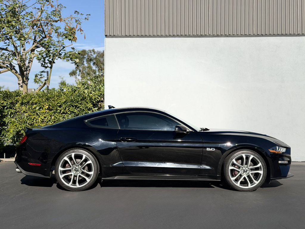 2020 Ford Mustang Image 2