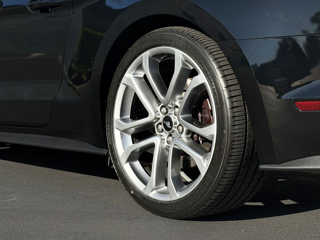 2020 Ford Mustang Image 11