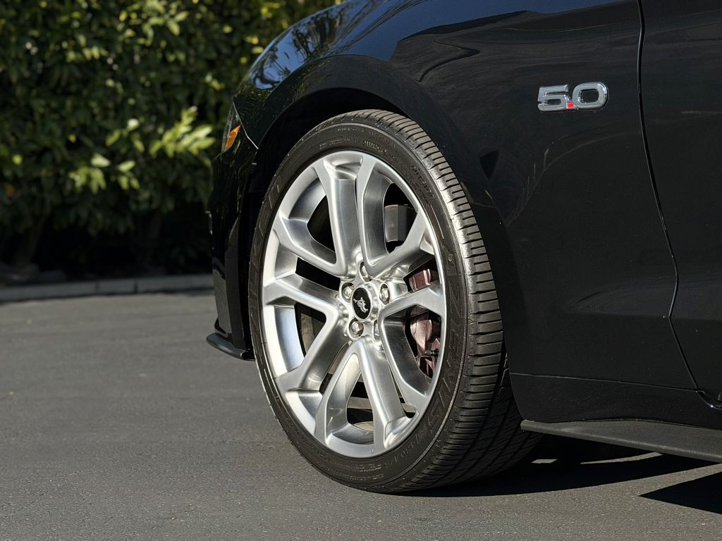 2020 Ford Mustang Image 12