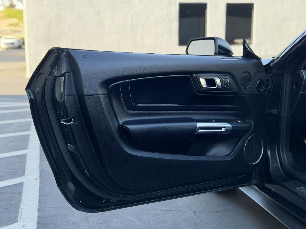 2020 Ford Mustang Image 16