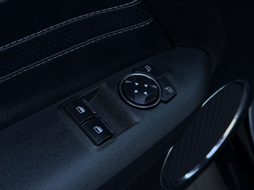 2020 Ford Mustang Image 21