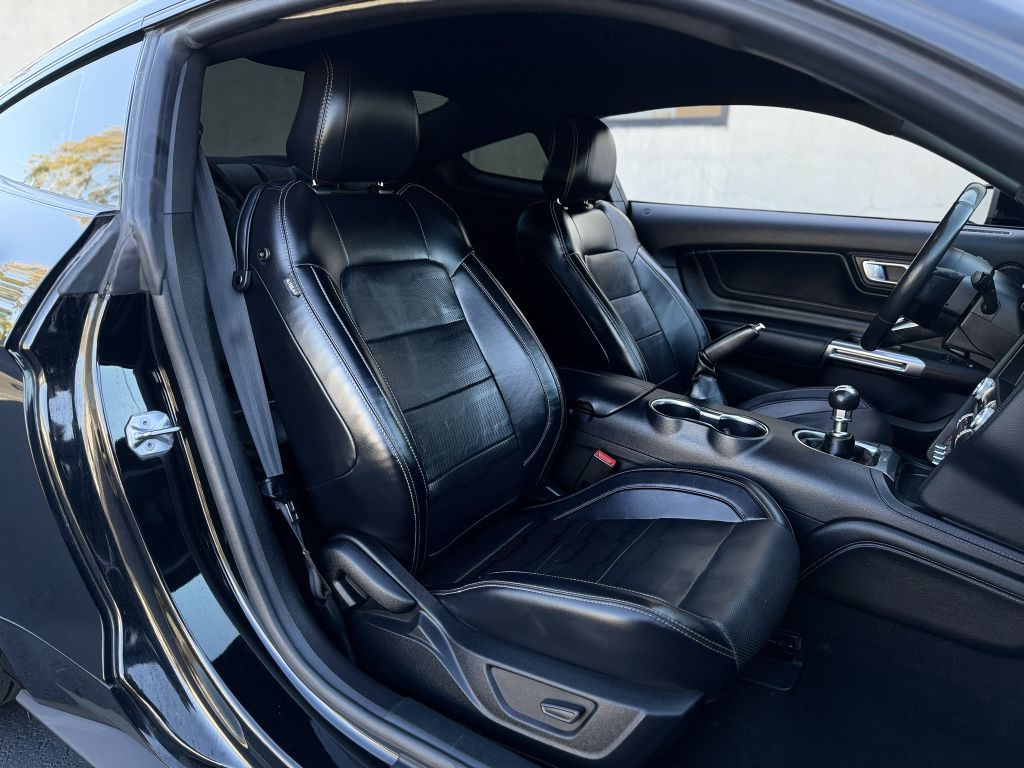 2020 Ford Mustang Image 22