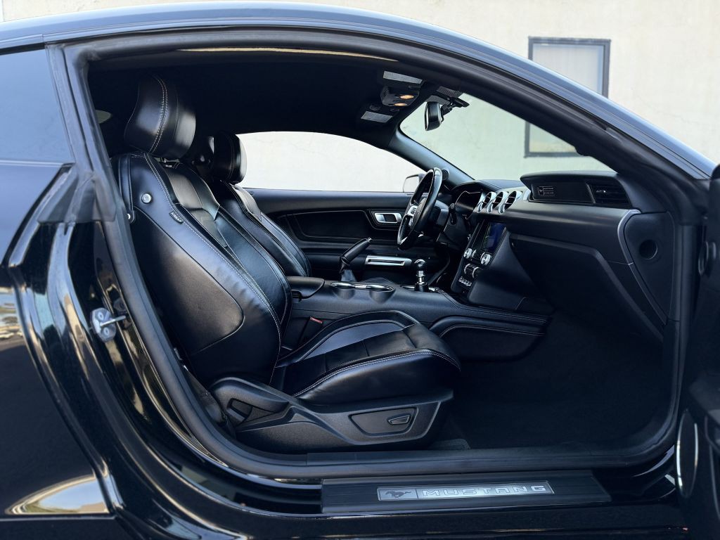 2020 Ford Mustang Image 23