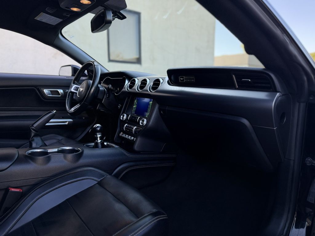 2020 Ford Mustang Image 24