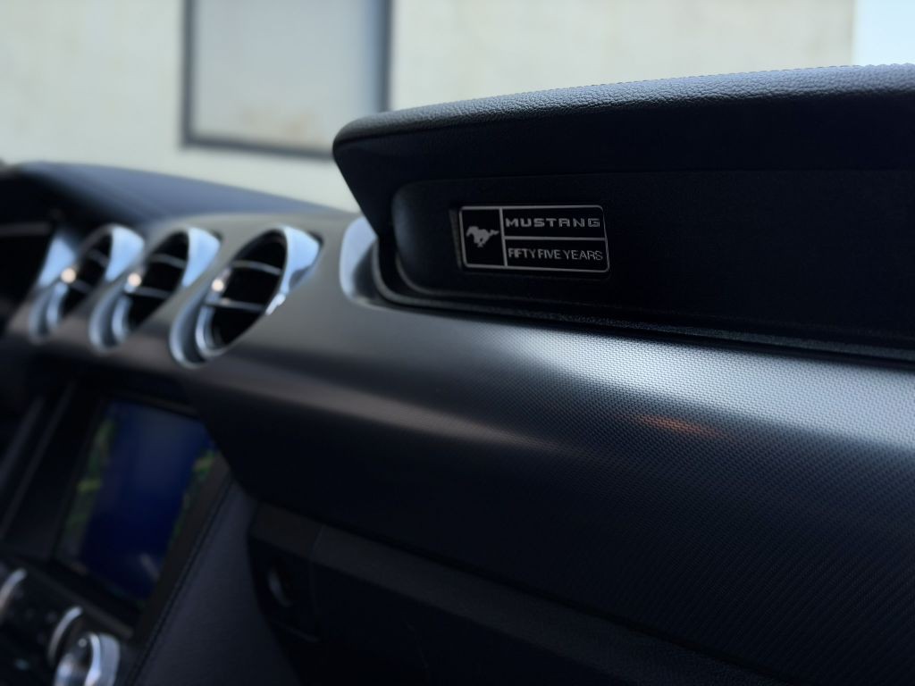 2020 Ford Mustang Image 25