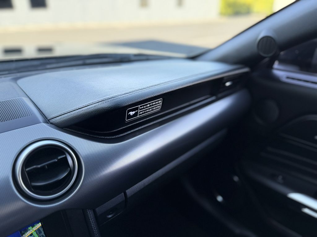 2020 Ford Mustang Image 29