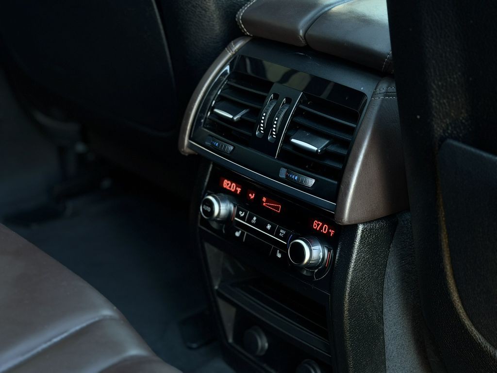 2016 BMW X5 Image 24