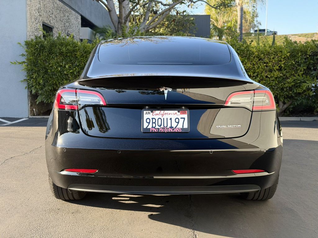 2022 Tesla Model 3 Image 8