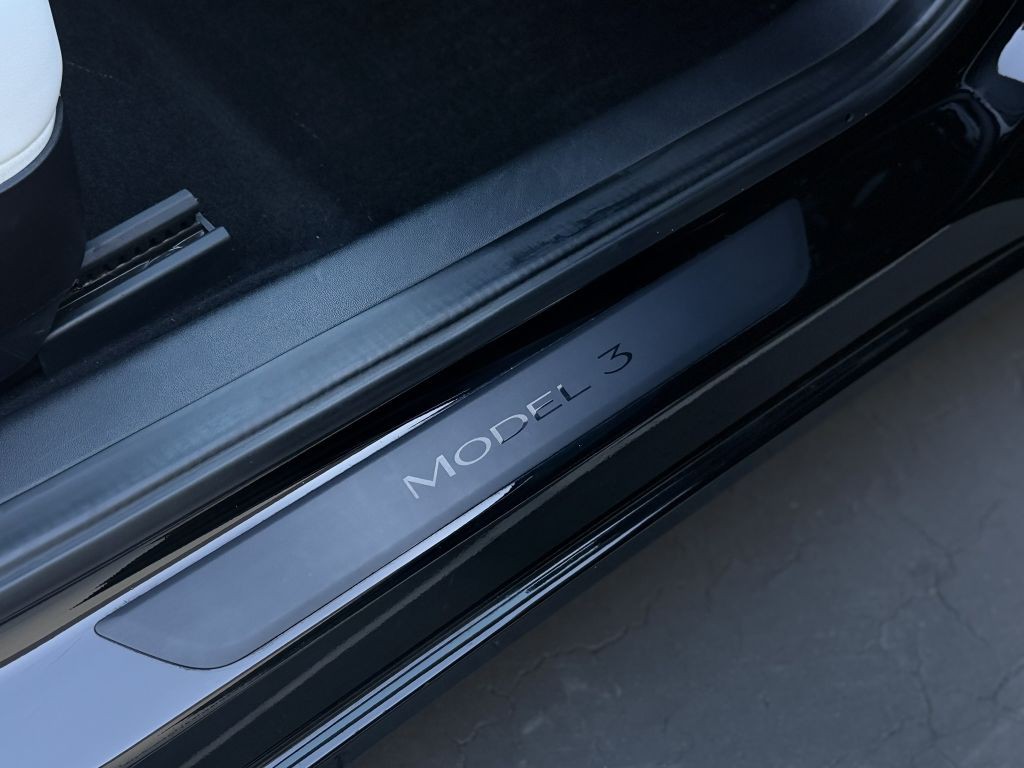 2022 Tesla Model 3 Image 25