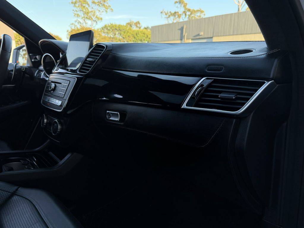 2017 Mercedes-Benz GLE-Class Image 35