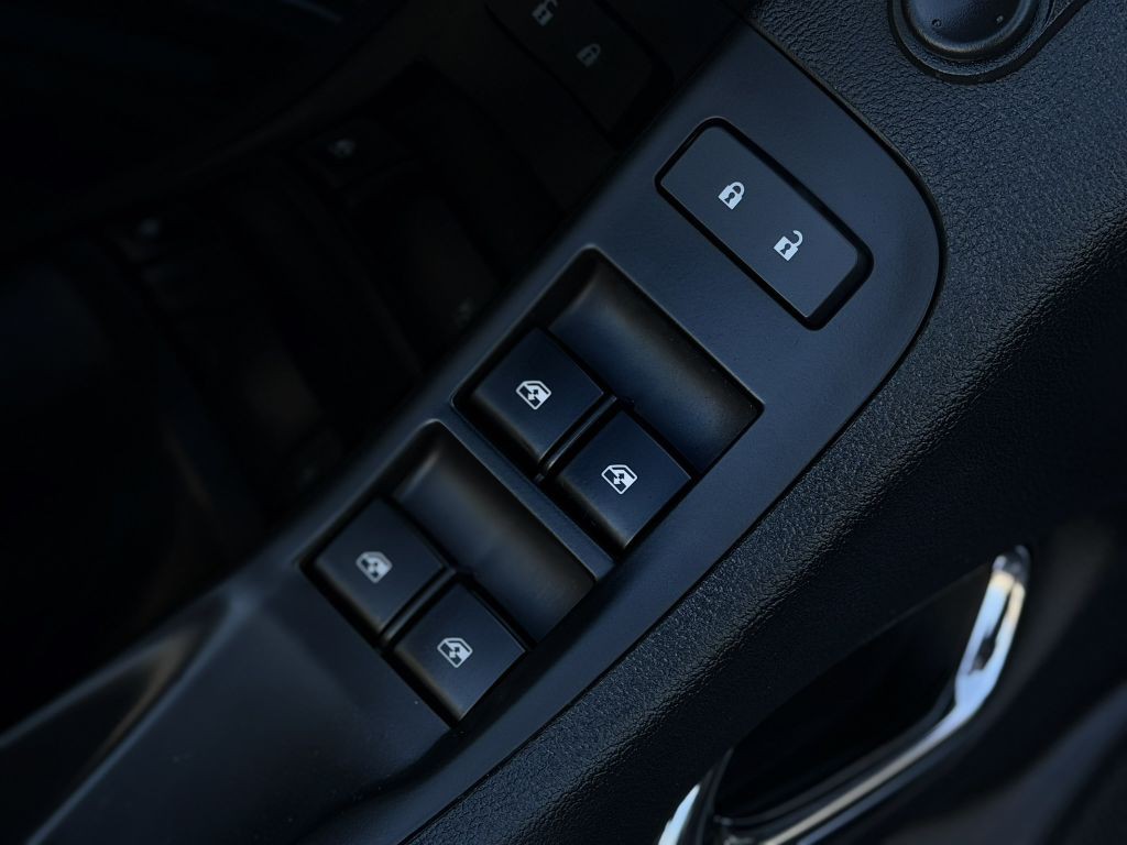 2013 Chevrolet Camaro Image 18