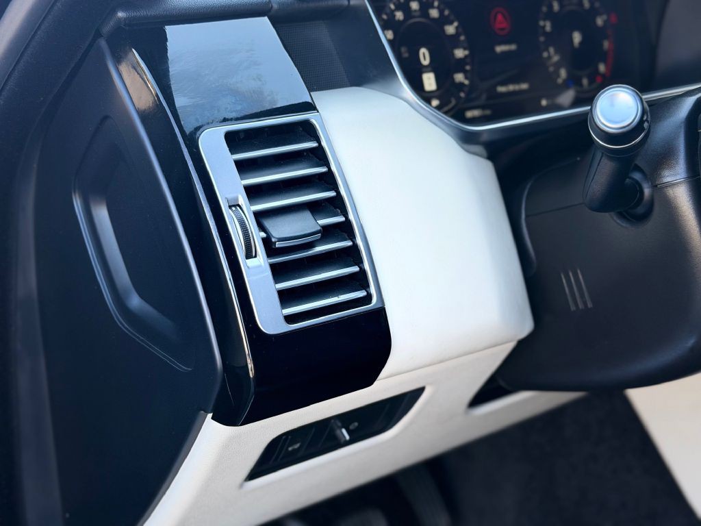 2019 Land Rover Range Rover Image 13