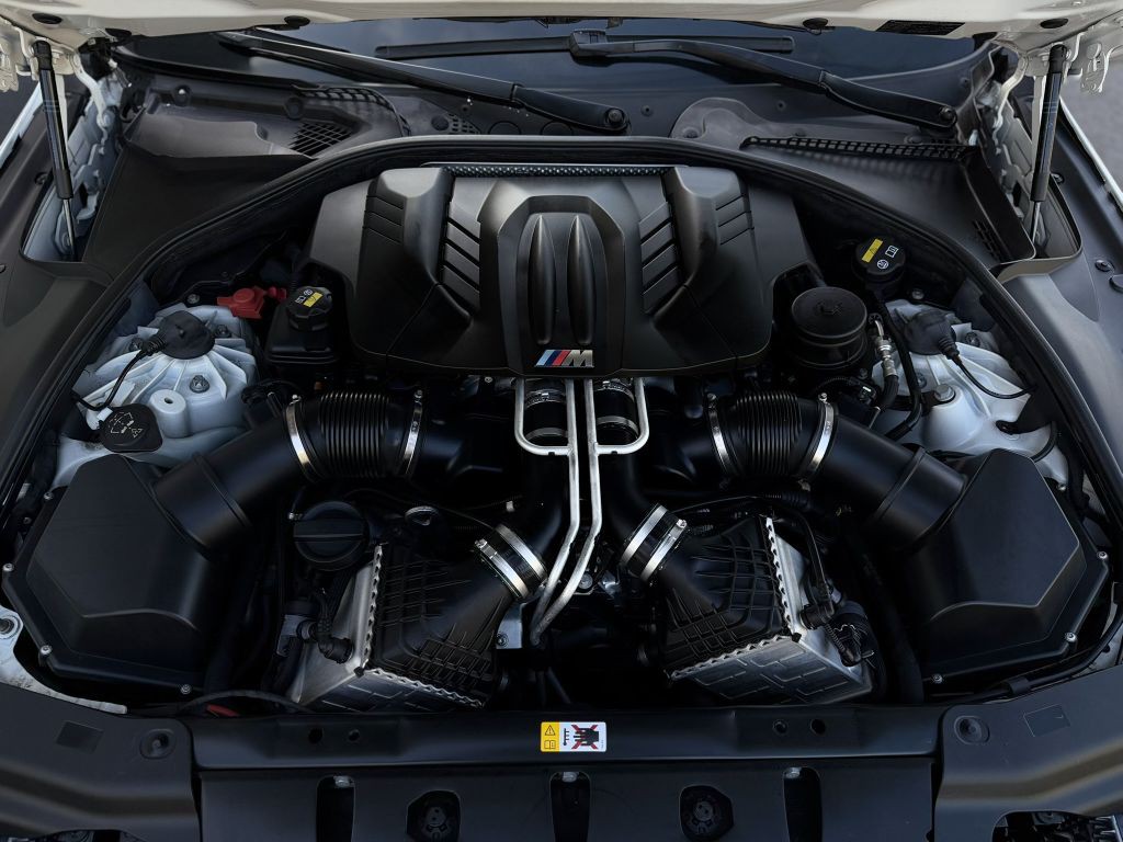 2017 BMW M6 Image 35