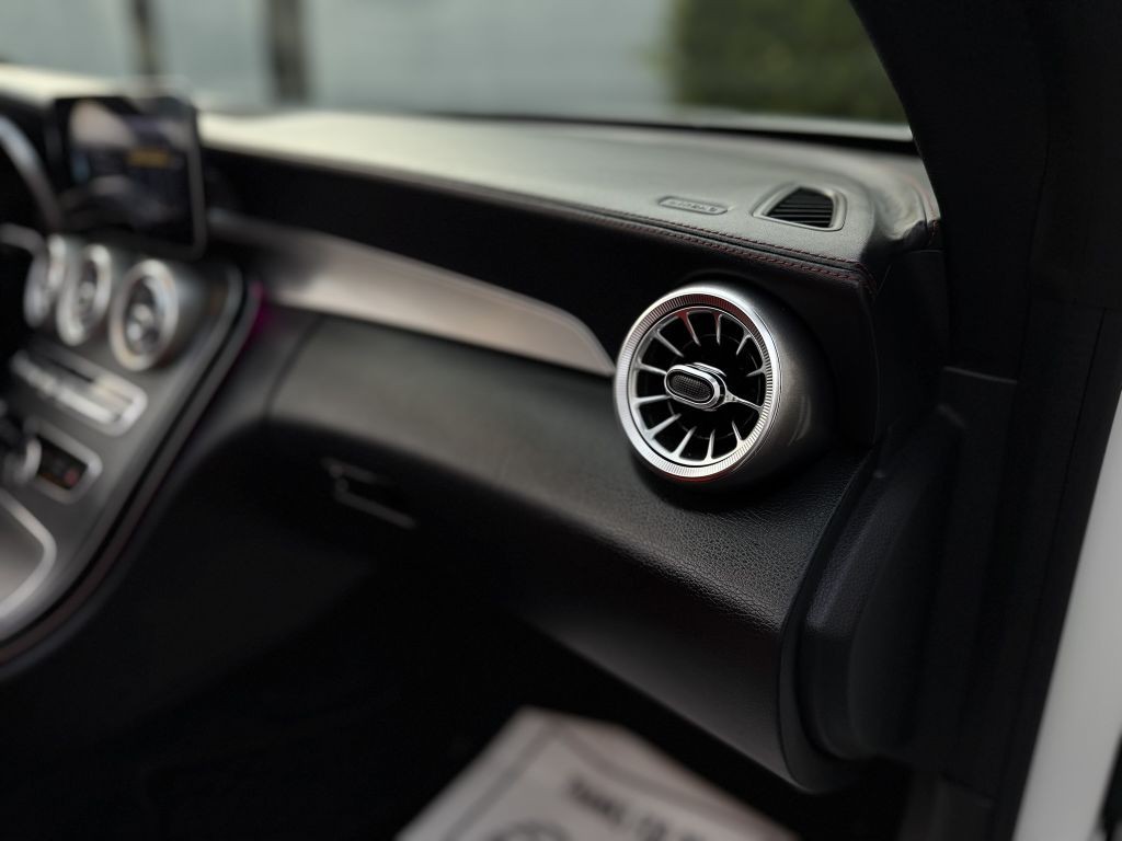 2020 Mercedes-Benz C-Class Image 43