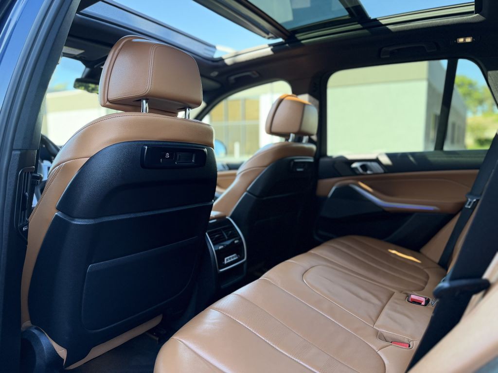 2022 BMW X5 Image 26